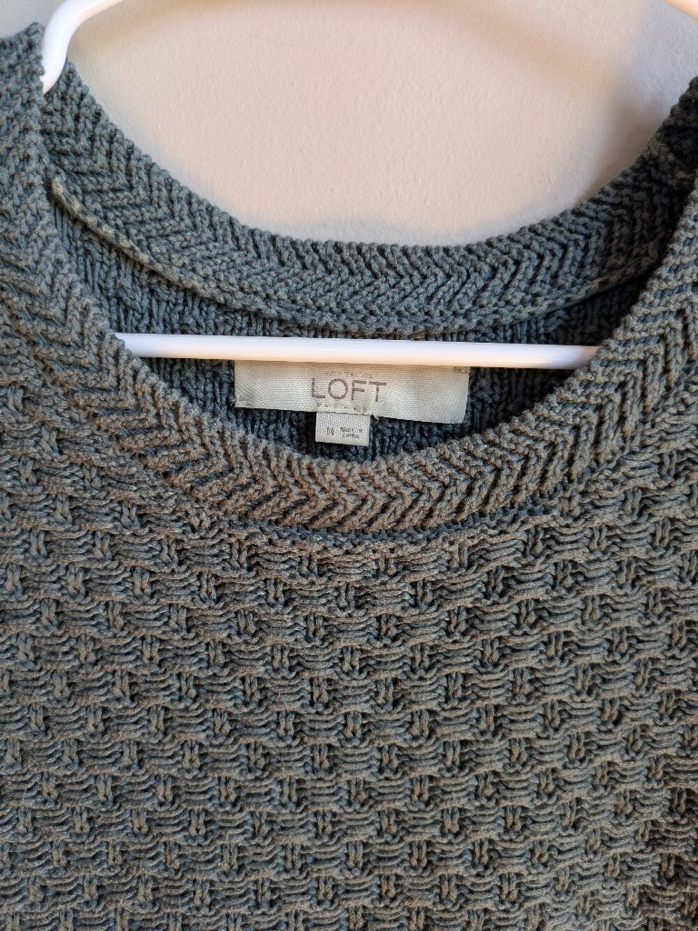 ann taylor loft sage green cable knit cotton long sleeve sweater size M #720